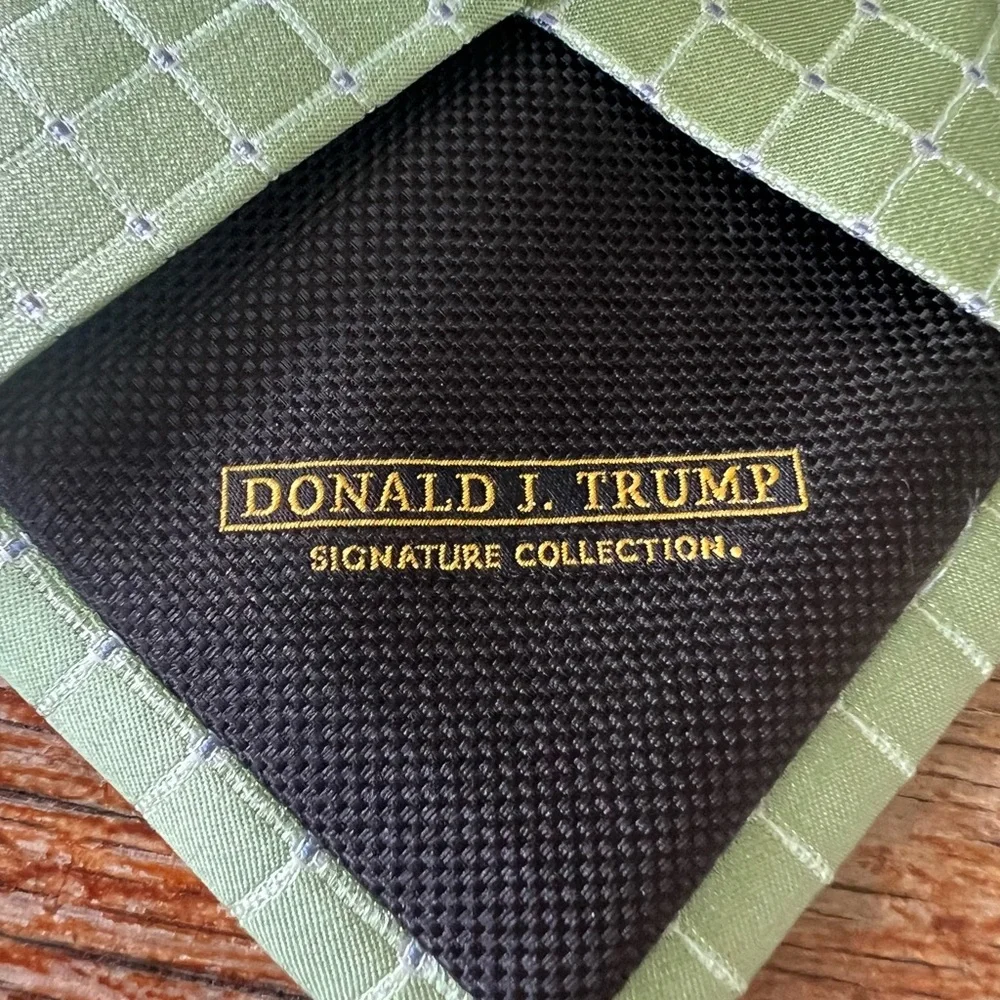 Donald J Trump Signature Collection Silk Tie Green